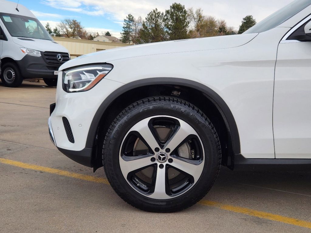 2021 Mercedes-Benz GLC GLC 300 9