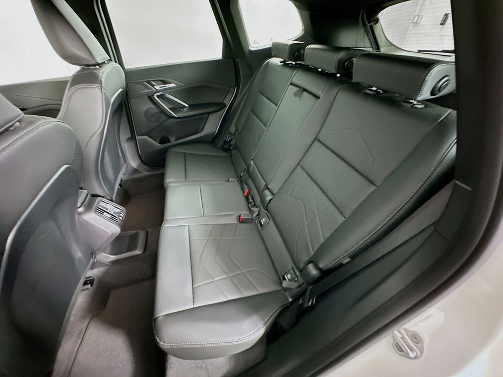 2025 BMW X1 xDrive28i 17