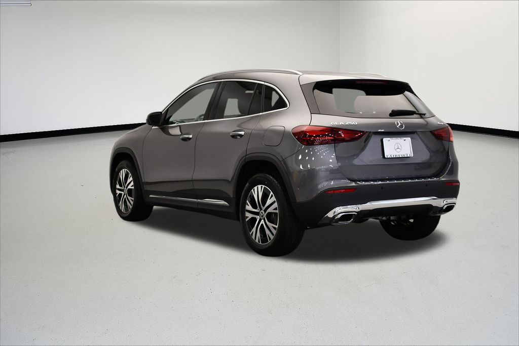 Thumbnail: 2026 Mercedes-Benz GLA - 3