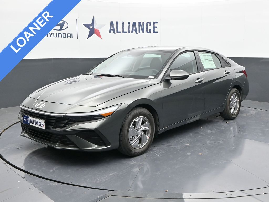 2025 Hyundai Elantra SE FWD
