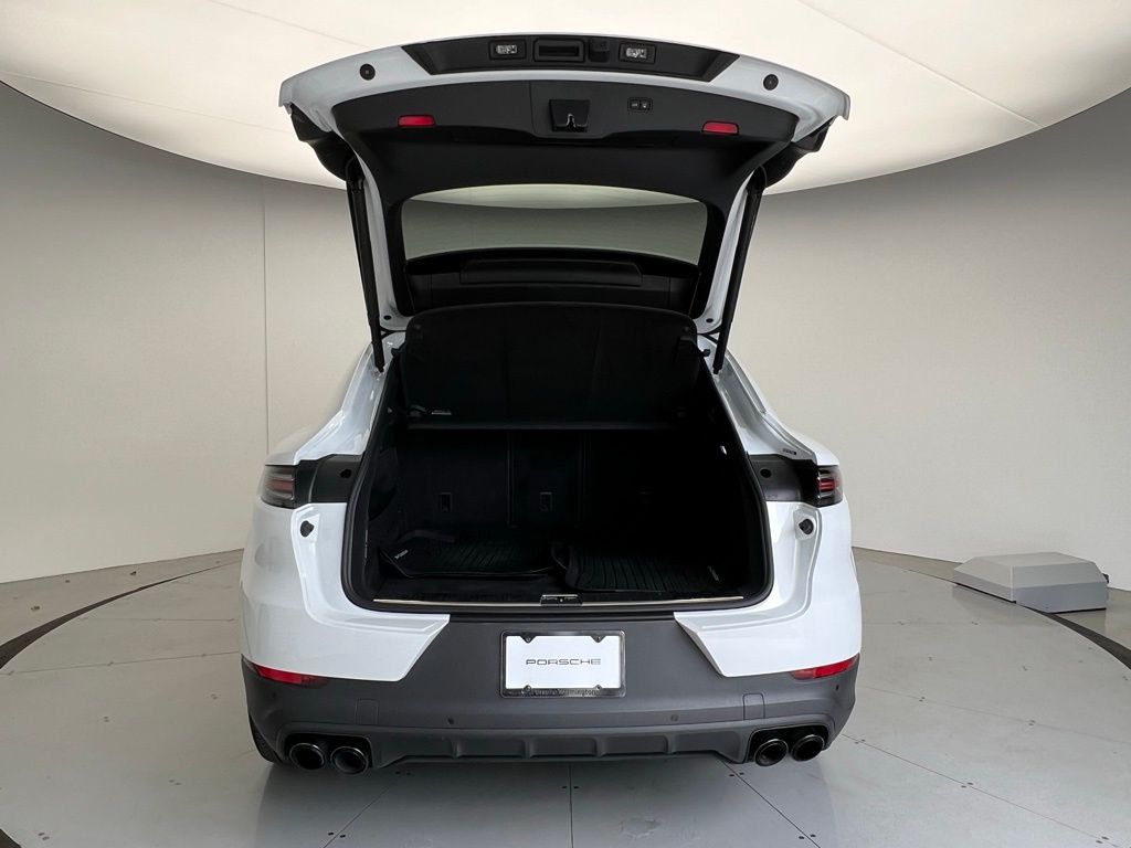 Thumbnail: 2022 Porsche  - 20