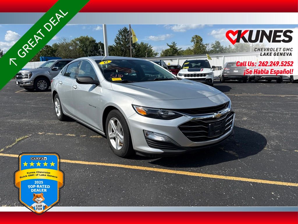 Silver Ice Metallic 2019 Chevrolet Malibu Sedan Front-Wheel Drive Continuously Variable Transmission