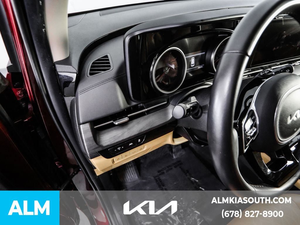 2024 Kia Carnival EX photo 31