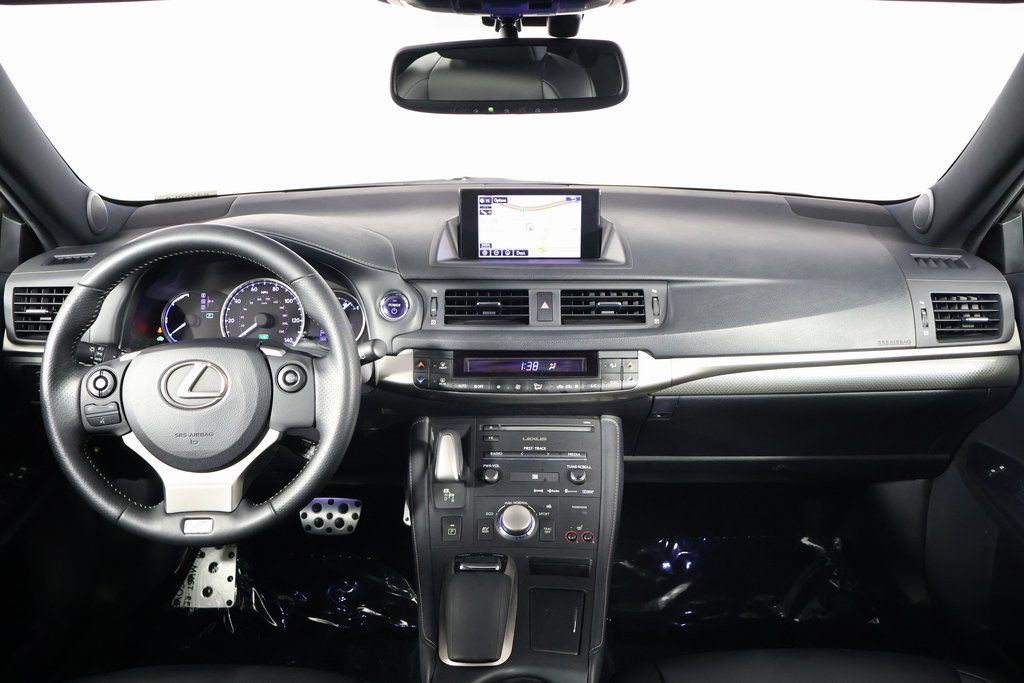 2015 Lexus CT 200h 8