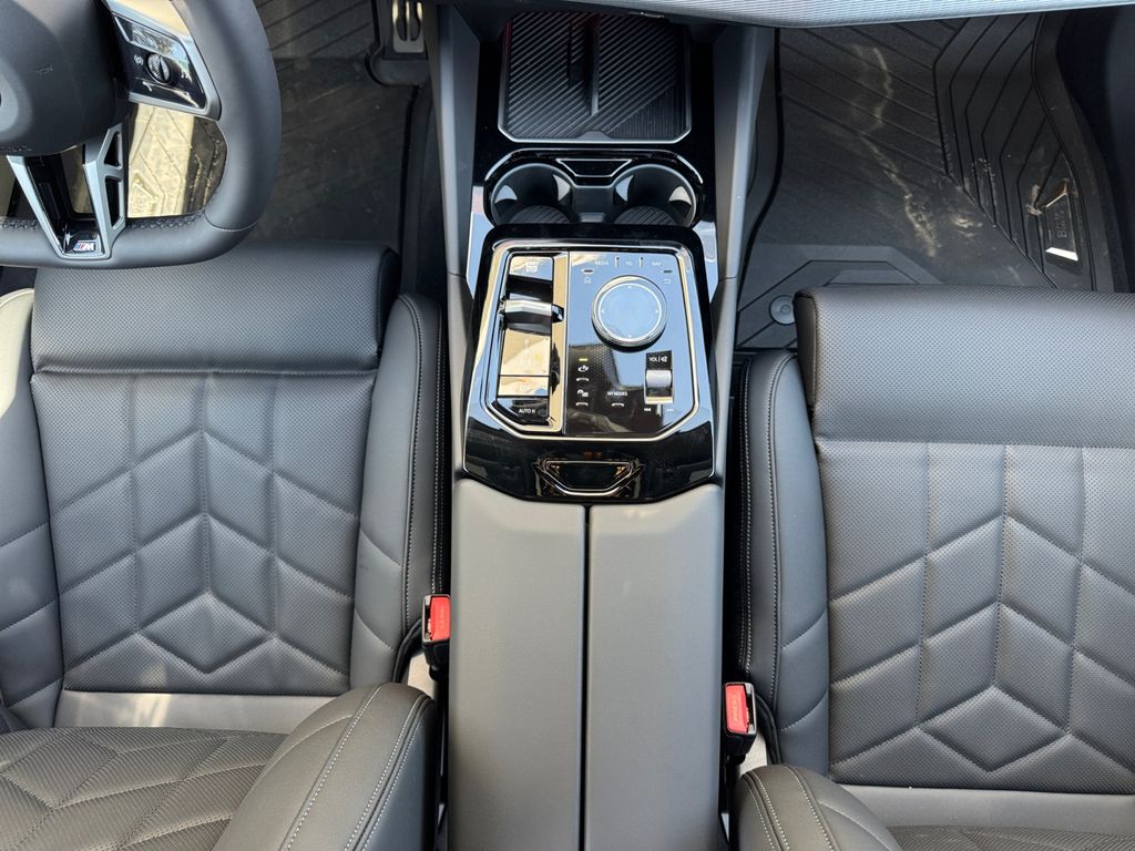 Used 2025 Black BMW 530i xDrive image 18