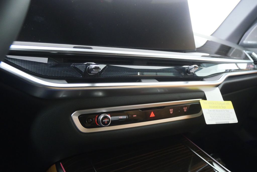 Thumbnail: 2026 BMW X5 - 21