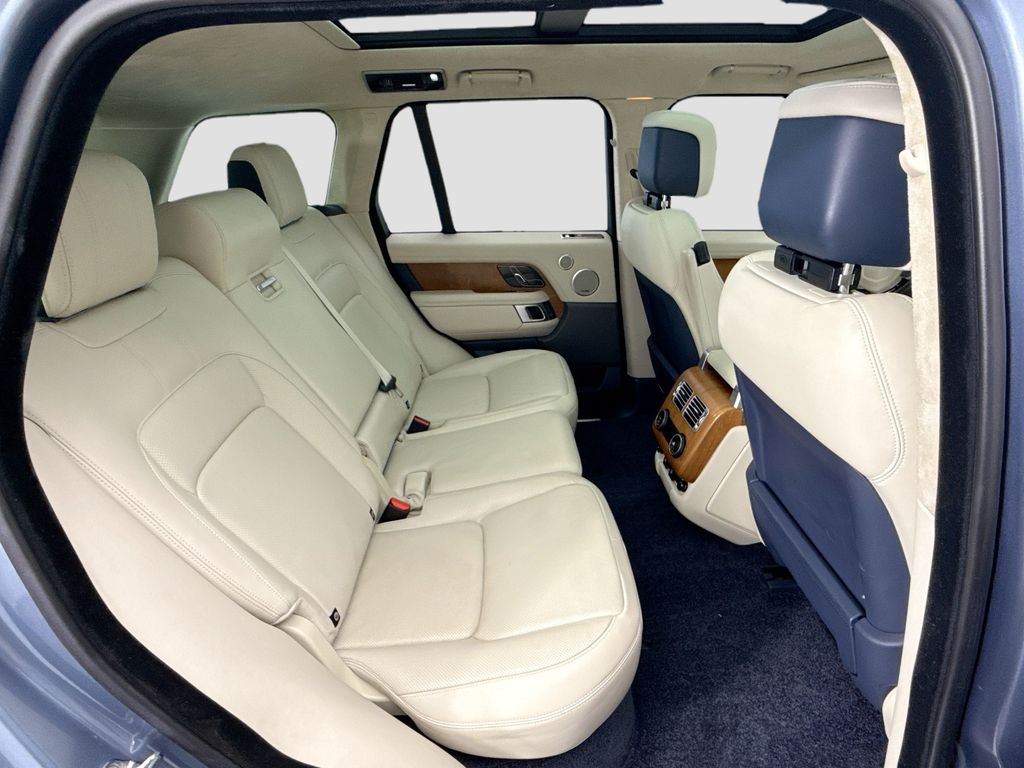 Thumbnail: 2020 Land Rover Range Rover - 22