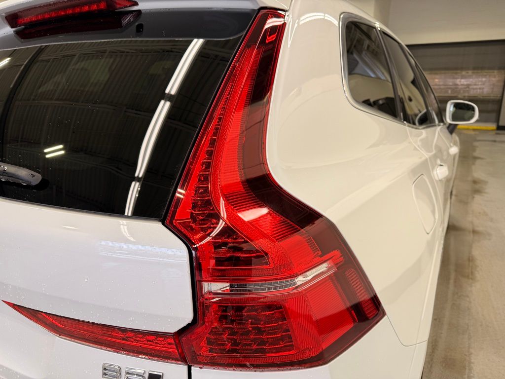 Thumbnail: 2023 Volvo XC60 - 5
