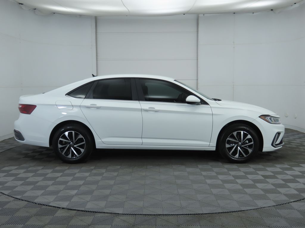 Thumbnail: 2025 Volkswagen Jetta - 4