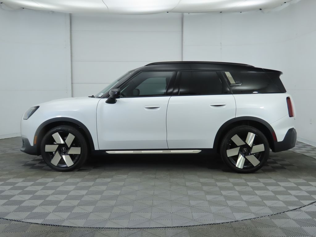 2025 MINI Cooper Countryman Iconic 8