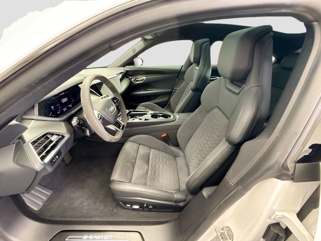 Thumbnail: 2024 Audi e-tron GT - 18