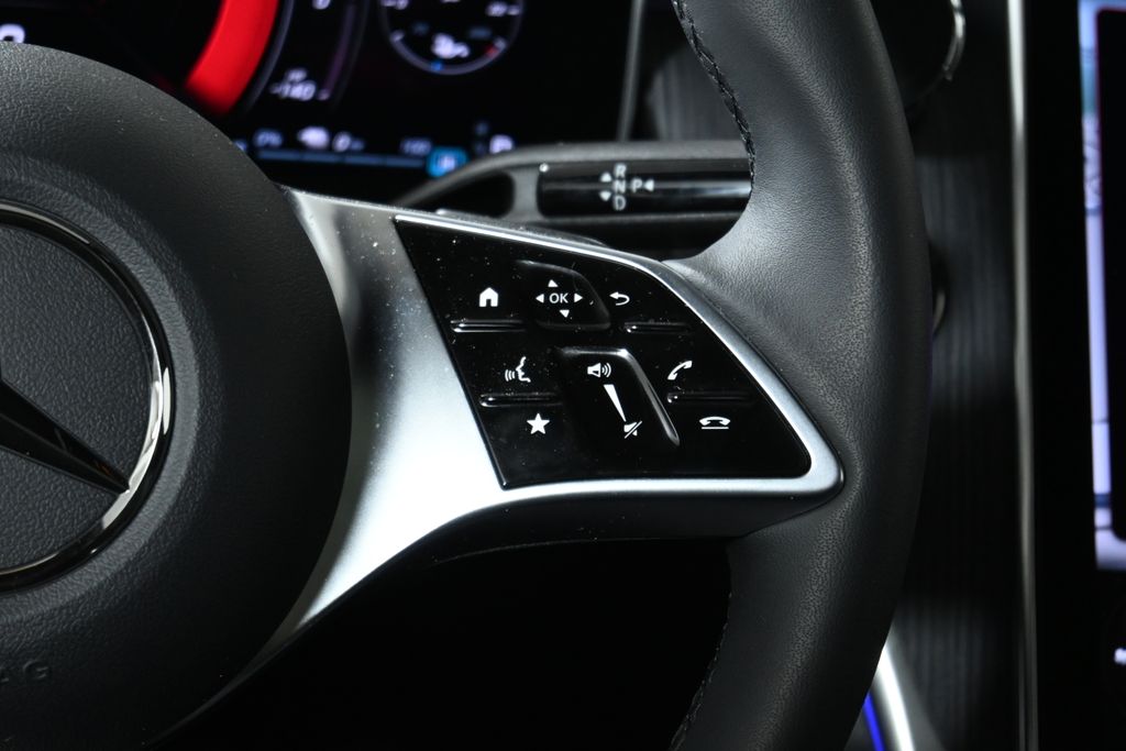 Thumbnail: 2025 Mercedes-Benz GLC - 17