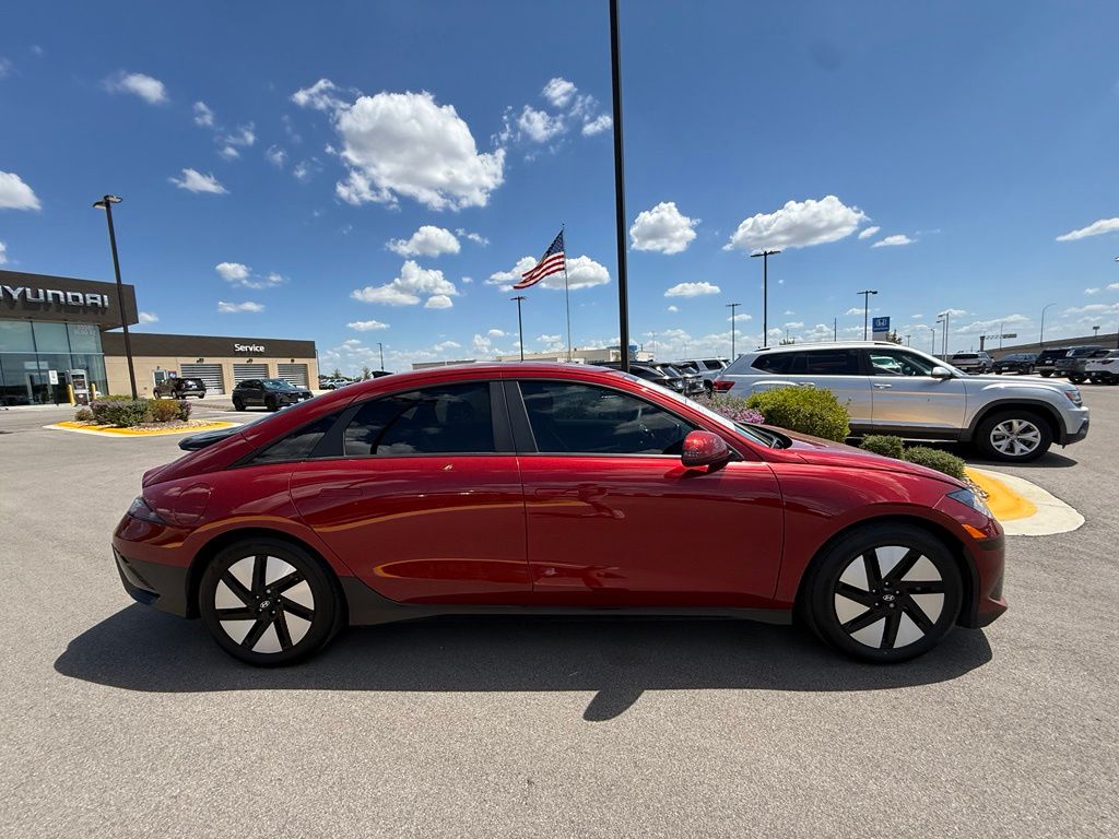 Thumbnail: 2023 Hyundai Ioniq 6 - 2