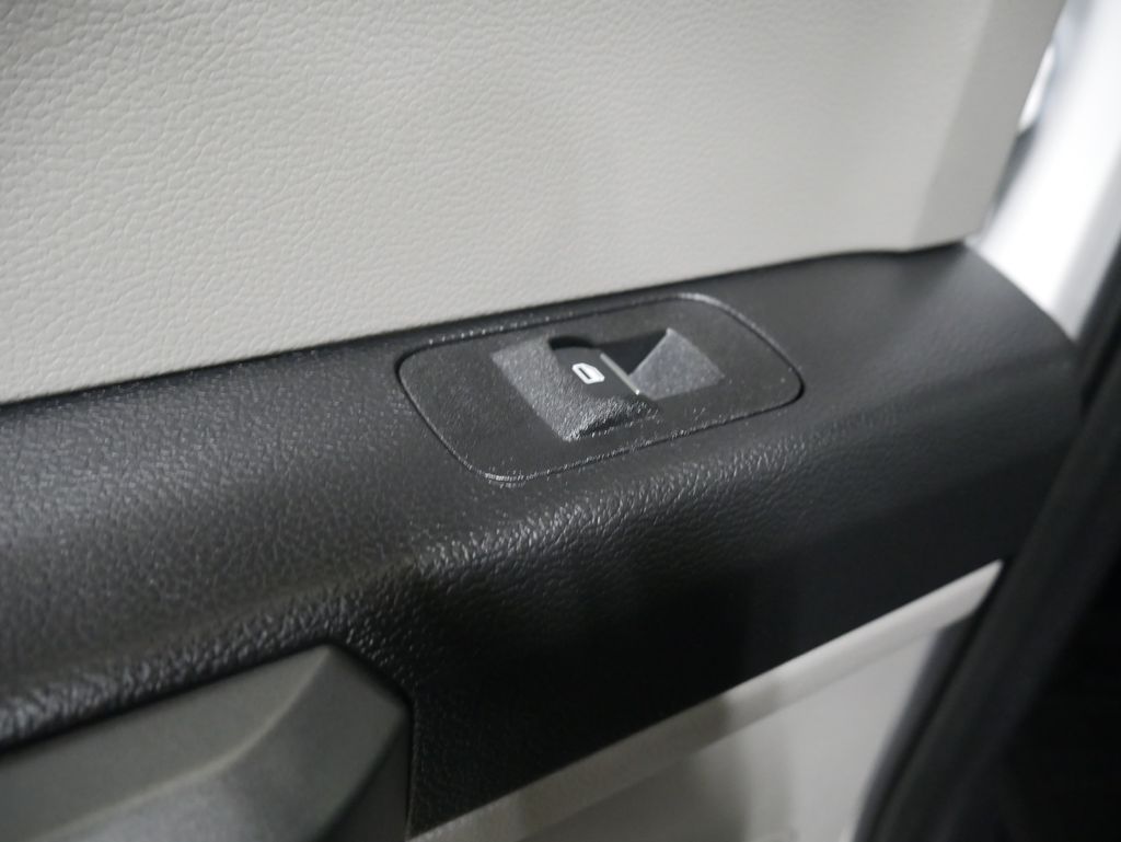 Thumbnail: 2018 Ford Econoline - 21