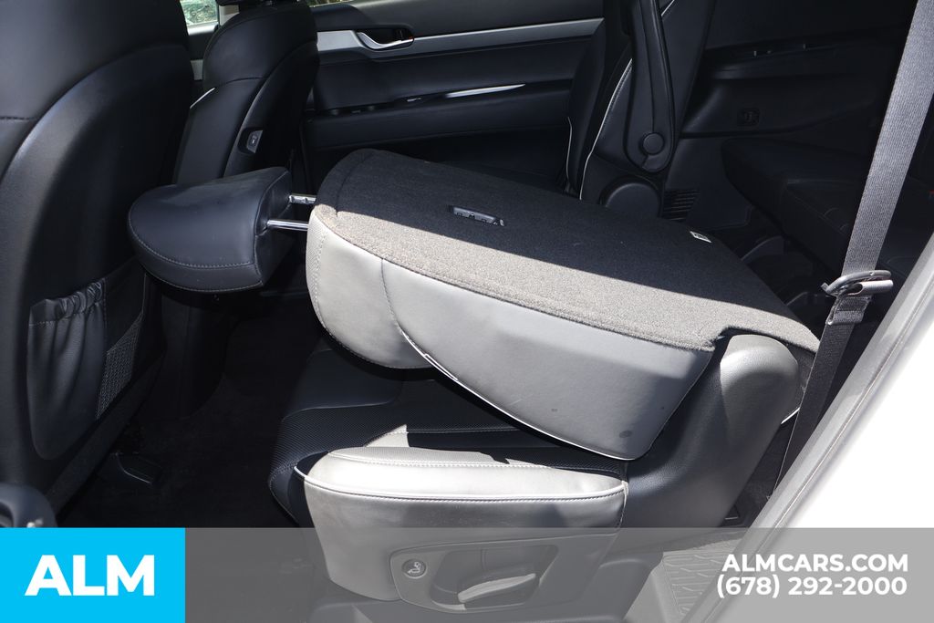 Used 2025 White Hyundai SEL image 18