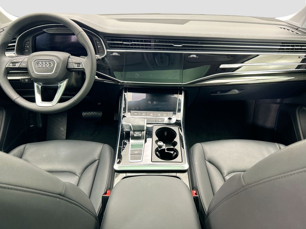 Thumbnail: 2023 Audi Q7 - 13