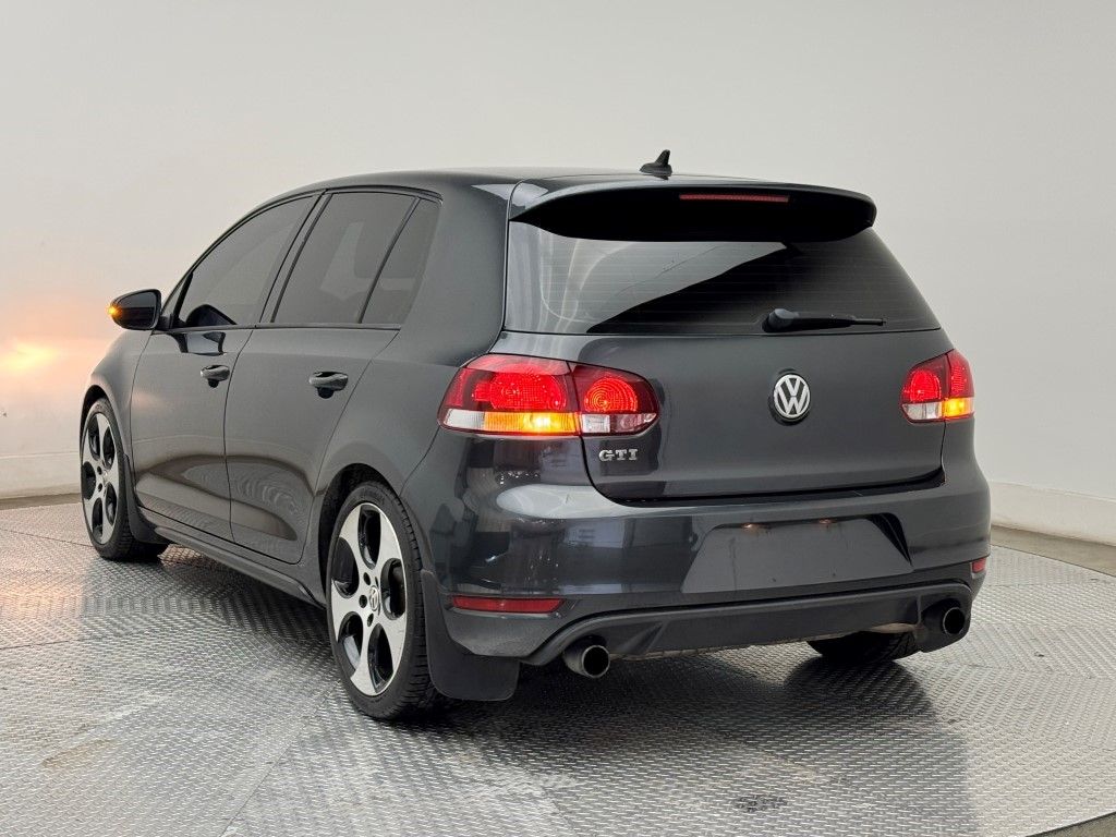 2012 Volkswagen Golf GTI Autobahn 8