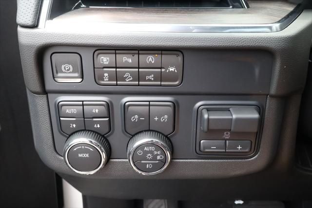 Thumbnail: 2025 Chevrolet Suburban - 20