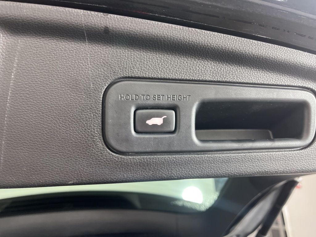 Thumbnail: 2022 Acura MDX - 12