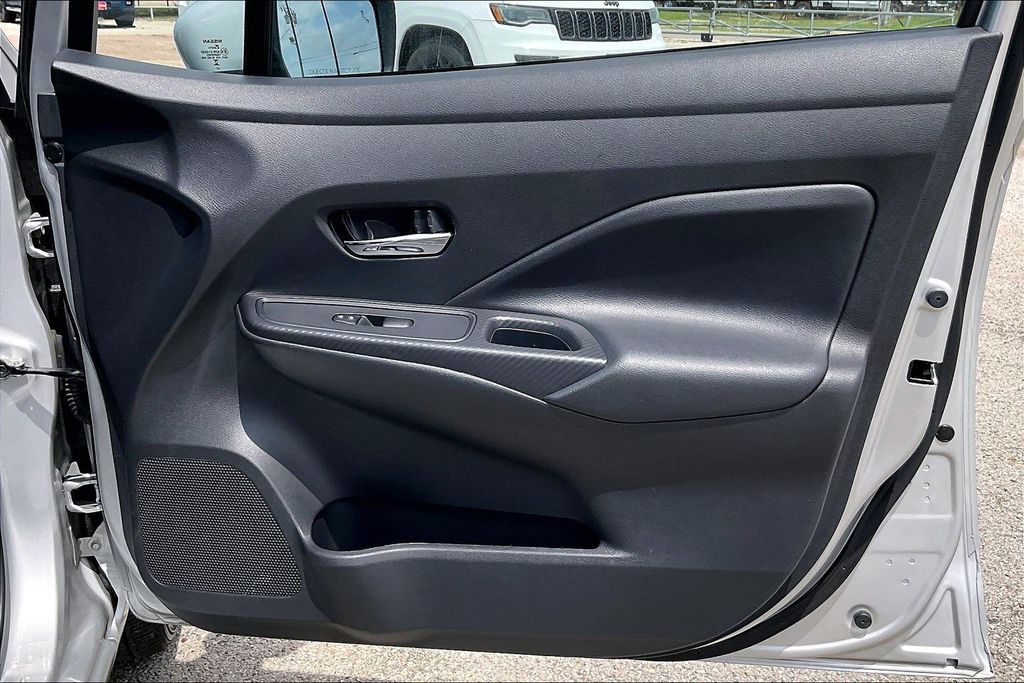Used 2025 Nissan Versa 1.6 SV 4D Sedan