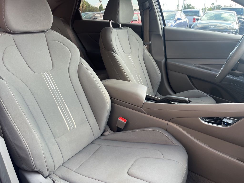 Thumbnail: 2023 Hyundai Elantra - 25