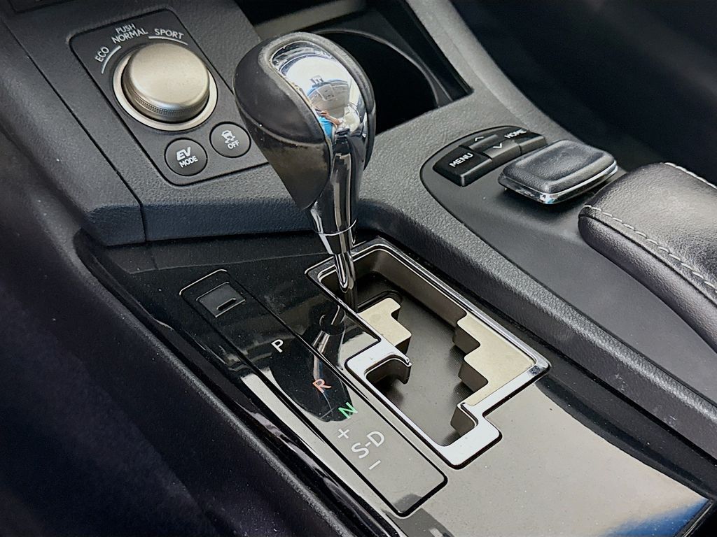 Thumbnail: 2015 Lexus ES - 17