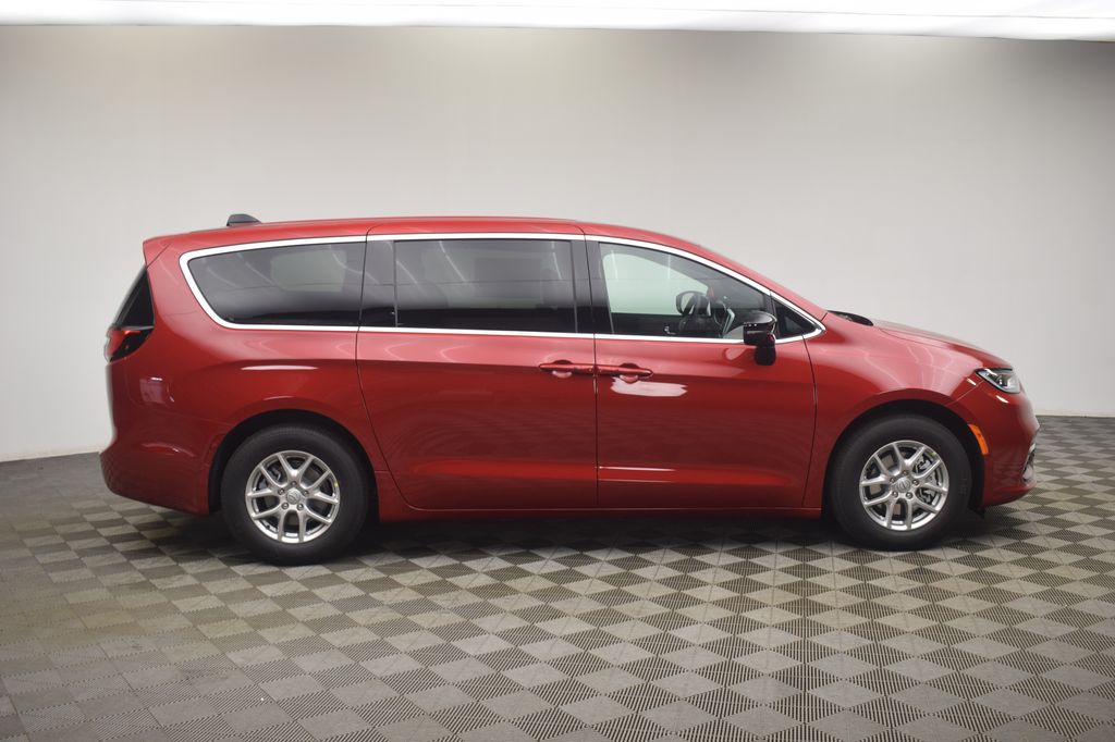 new 2026 Chrysler Pacifica car, priced at $34,613