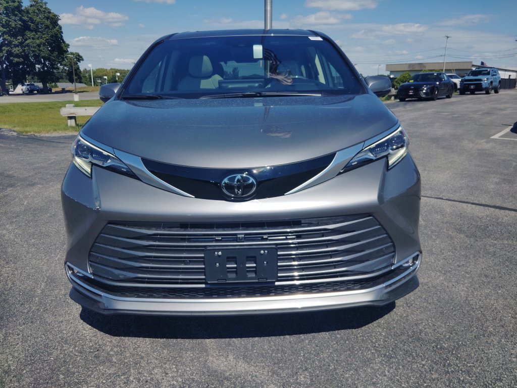 New 2026 Toyota Sienna Van