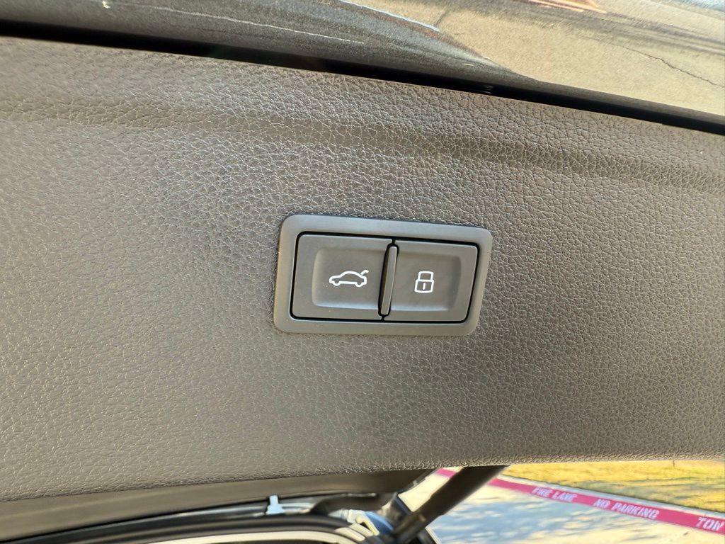 Thumbnail: 2025 Audi Q5 - 27