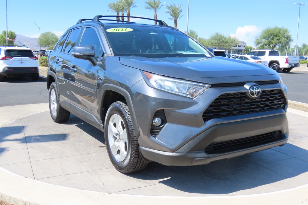 Thumbnail: 2021 Toyota RAV4 - 3