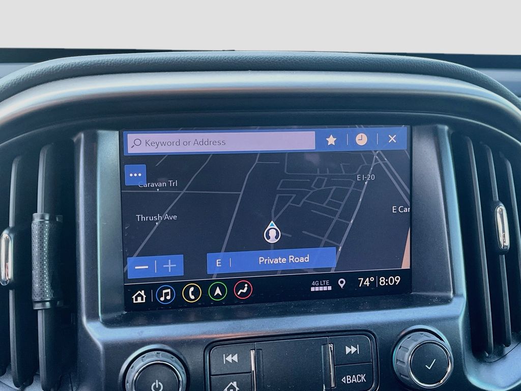 Used 2022 Blue Chevrolet Z71 image 13