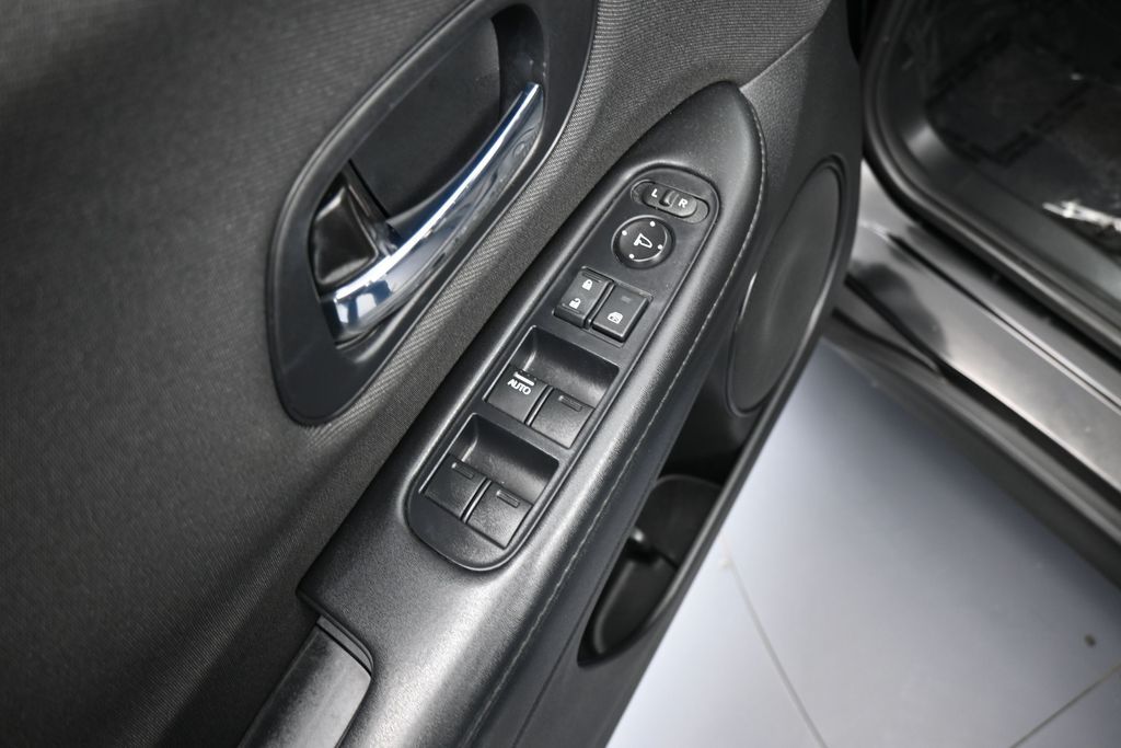 Used 2022 Crystal Black Pearl Honda LX image 13