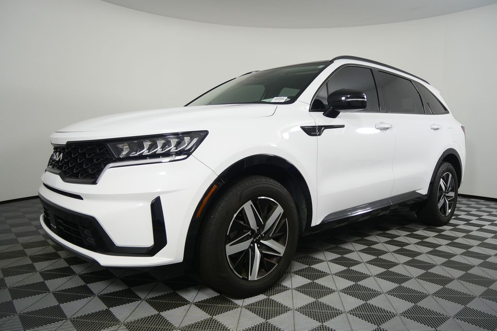 Thumbnail: 2022 Kia Sorento - 8