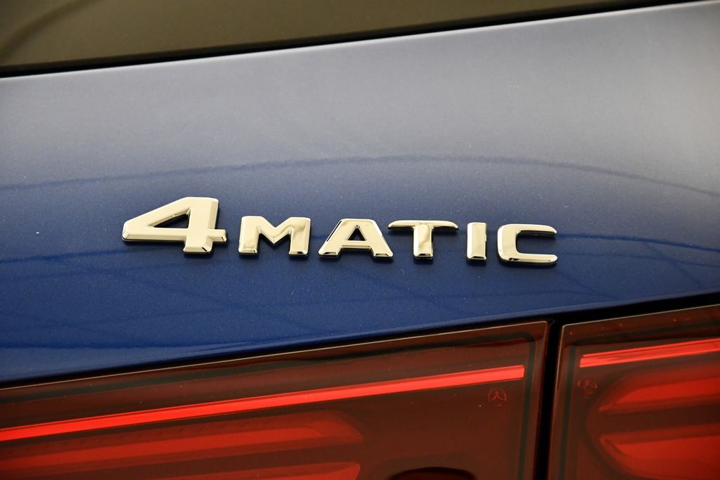 2025 Mercedes-Benz GLA 250 4MATIC 10
