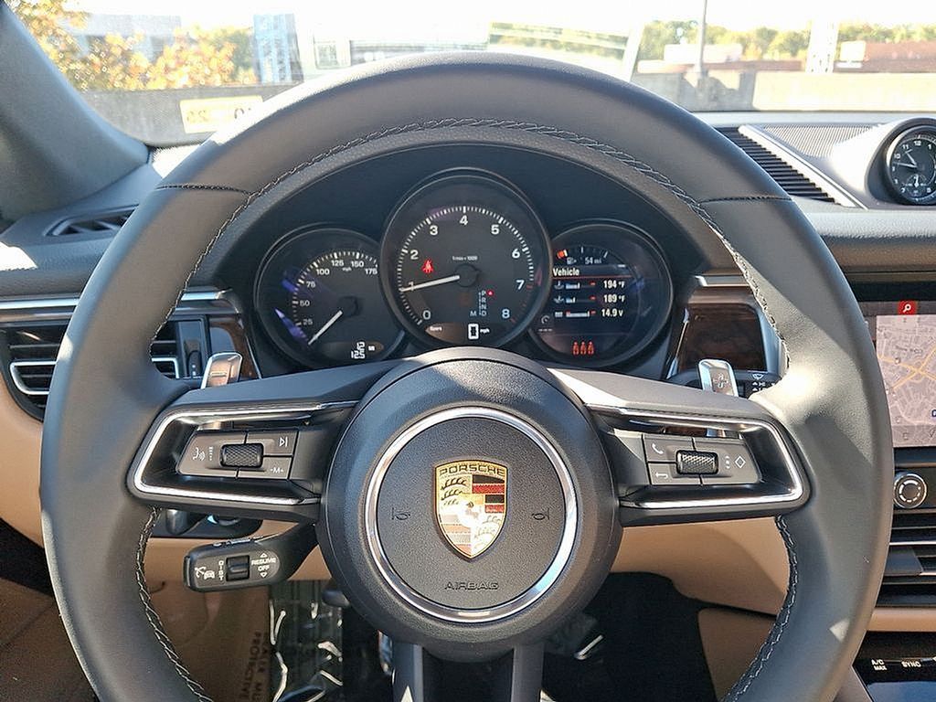 Thumbnail: 2025 Porsche Macan - 20