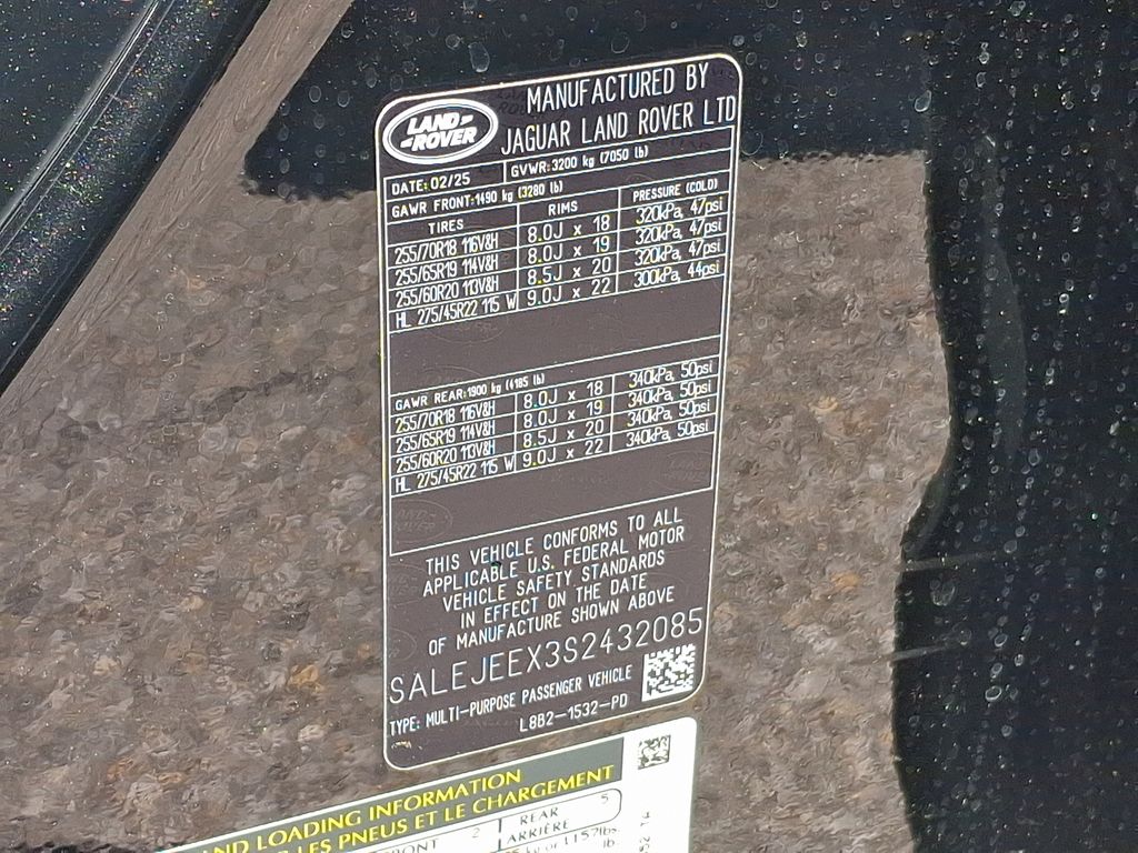 2025 Land Rover Defender 110 21