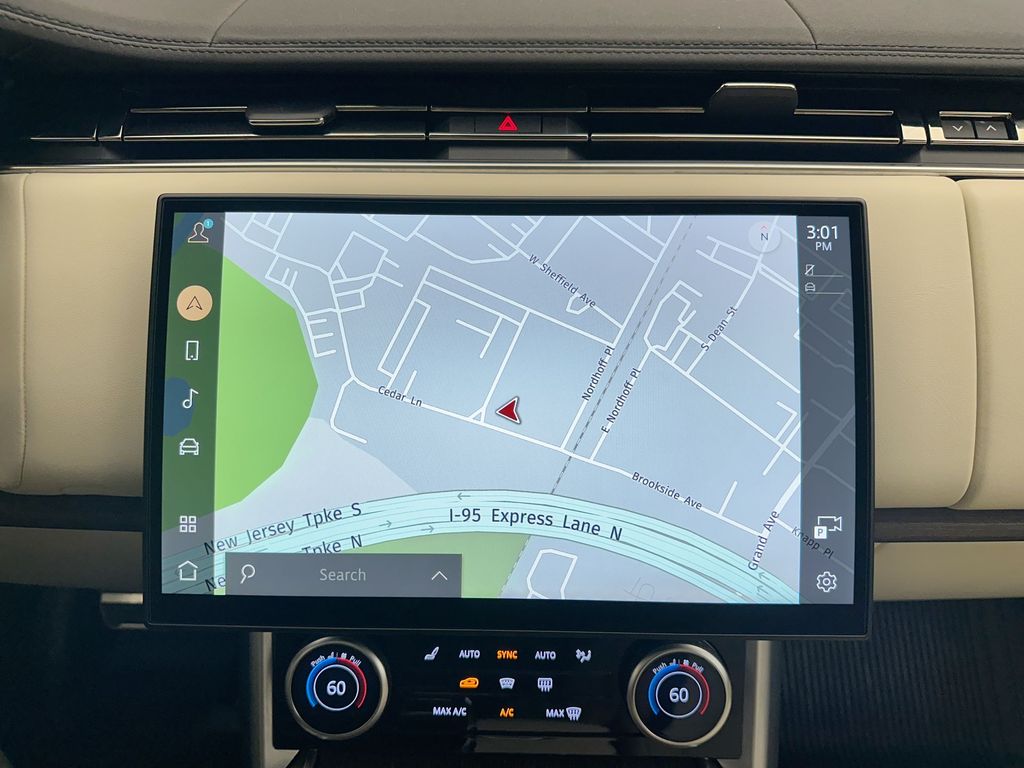 Thumbnail: 2023 Land Rover Range Rover - 17