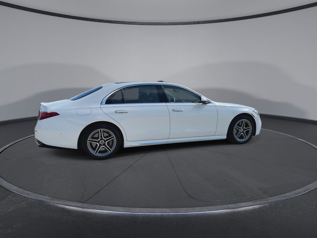 Thumbnail: 2024 Mercedes-Benz S-Class - 9
