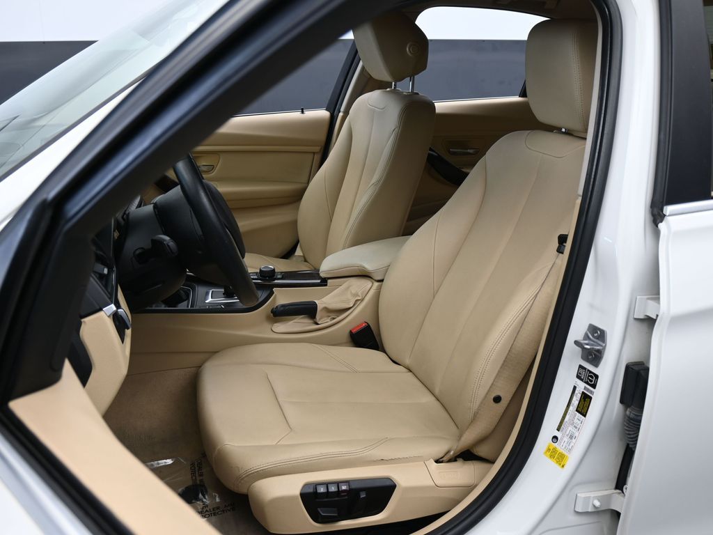 Used 2015 Alpine White BMW 328i image 10