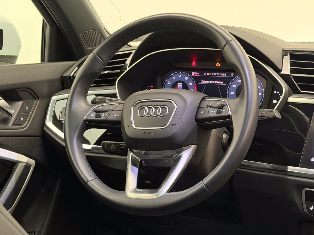 Thumbnail: 2023 Audi Q3 - 19