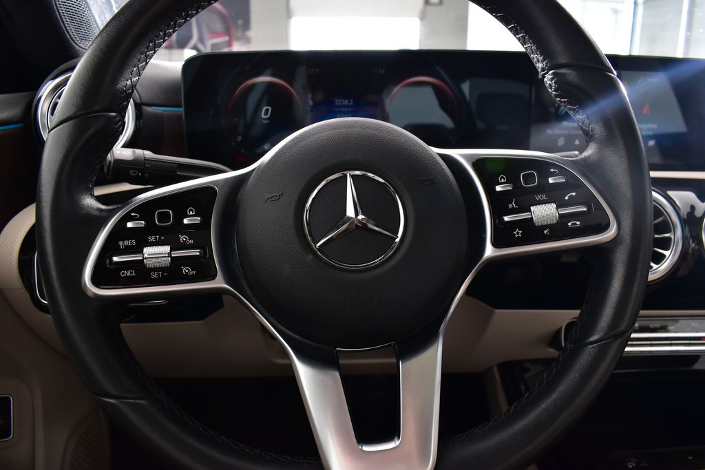 Thumbnail: 2022 Mercedes-Benz A-Class - 15