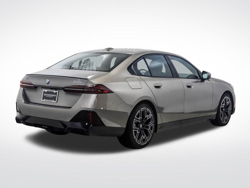Thumbnail: 2027 BMW 5 Series - 5