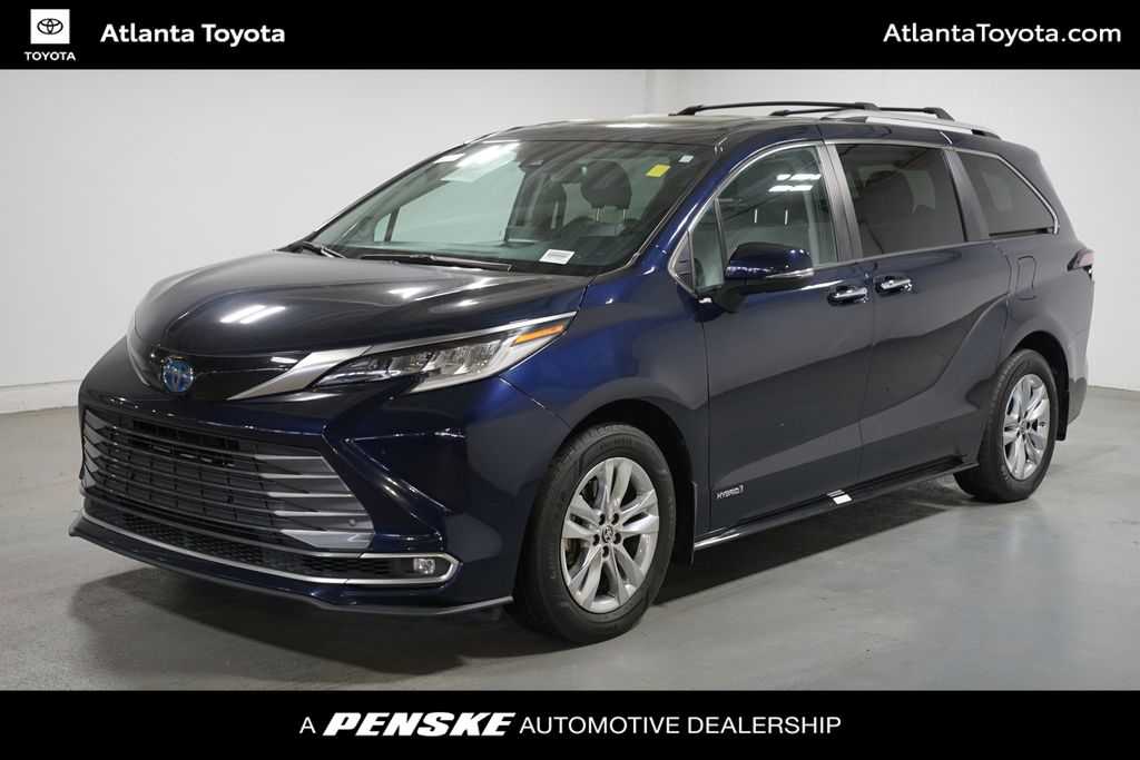 Thumbnail: 2021 Toyota Sienna - 1