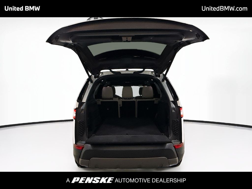 Thumbnail: 2019 Land Rover Discovery - 14