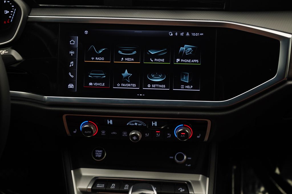 Thumbnail: 2025 Audi Q3 - 11