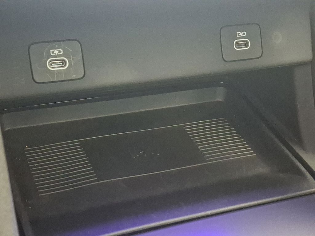 Thumbnail: 2025 Land Rover Discovery Sport - 27