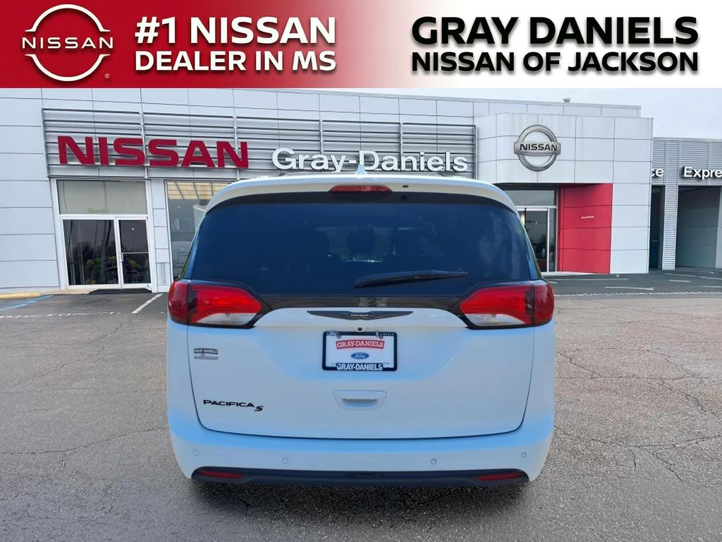 Used 2020 Chrysler Pacifica Van