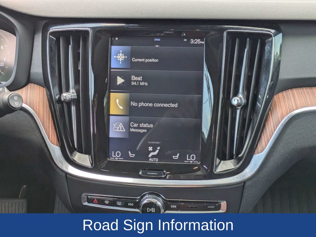 2020 Volvo V60 T5 Momentum