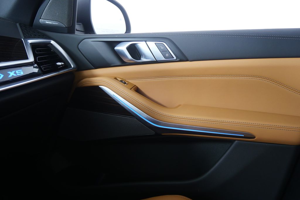 Thumbnail: 2026 BMW X5 - 30