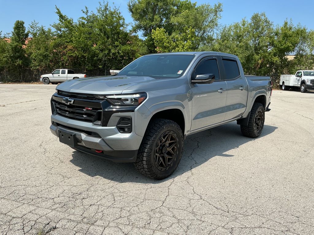 Sterling Gray Metallic 2024 Chevrolet Colorado Pickup Truck Four-Wheel Drive 8-Speed Automatic